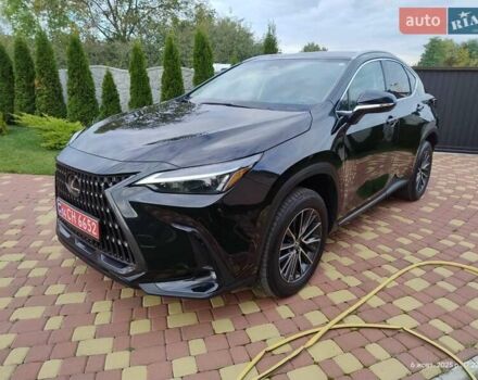 Чорний Лексус НХ, об'ємом двигуна 2.5 л та пробігом 31 тис. км за 37500 $, фото 3 на Automoto.ua