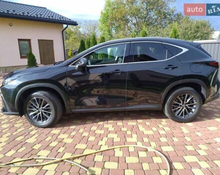 Чорний Лексус НХ, об'ємом двигуна 2.5 л та пробігом 31 тис. км за 37500 $, фото 7 на Automoto.ua