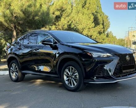 Черный Лексус НХ, объемом двигателя 2.49 л и пробегом 28 тыс. км за 47999 $, фото 1 на Automoto.ua