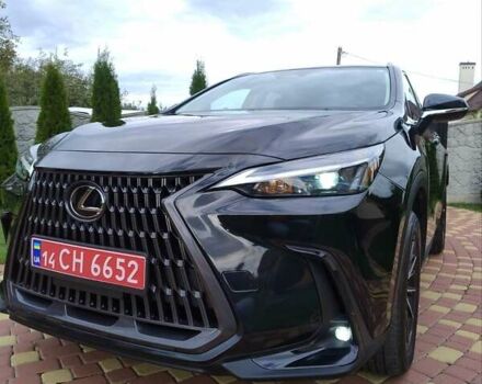 Чорний Лексус НХ, об'ємом двигуна 2.5 л та пробігом 31 тис. км за 37500 $, фото 1 на Automoto.ua