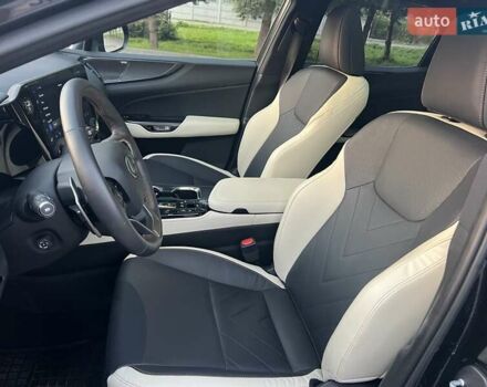 Черный Лексус НХ, объемом двигателя 2.49 л и пробегом 46 тыс. км за 59999 $, фото 19 на Automoto.ua