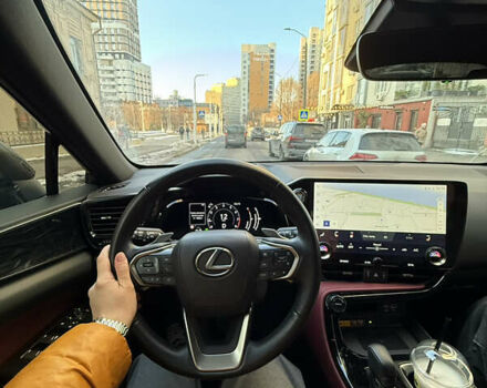 Черный Лексус НХ, объемом двигателя 2.49 л и пробегом 23 тыс. км за 48500 $, фото 7 на Automoto.ua