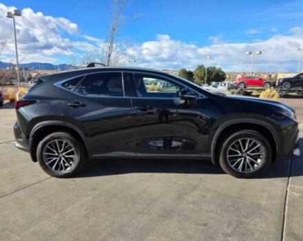 Черный Лексус НХ, объемом двигателя 2.5 л и пробегом 11 тыс. км за 24000 $, фото 3 на Automoto.ua