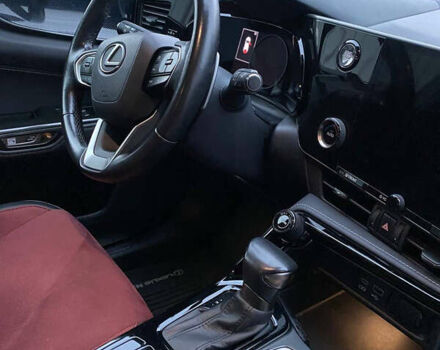 Черный Лексус НХ, объемом двигателя 1.99 л и пробегом 162 тыс. км за 43200 $, фото 5 на Automoto.ua