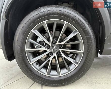 Чорний Лексус НХ, об'ємом двигуна 2.49 л та пробігом 2 тис. км за 51500 $, фото 7 на Automoto.ua