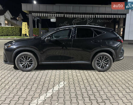 Черный Лексус НХ, объемом двигателя 2.39 л и пробегом 1 тыс. км за 47000 $, фото 2 на Automoto.ua