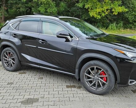 Черный Лексус НХ, объемом двигателя 2 л и пробегом 170 тыс. км за 24000 $, фото 1 на Automoto.ua