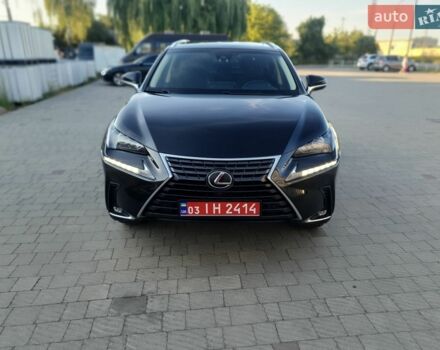Черный Лексус НХ, объемом двигателя 2 л и пробегом 163 тыс. км за 21500 $, фото 1 на Automoto.ua