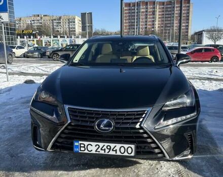 Черный Лексус НХ, объемом двигателя 2.49 л и пробегом 129 тыс. км за 33000 $, фото 1 на Automoto.ua