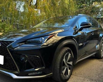 Черный Лексус НХ, объемом двигателя 2 л и пробегом 117 тыс. км за 17500 $, фото 1 на Automoto.ua
