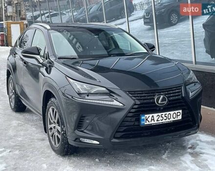 Черный Лексус НХ, объемом двигателя 2 л и пробегом 31 тыс. км за 33900 $, фото 1 на Automoto.ua