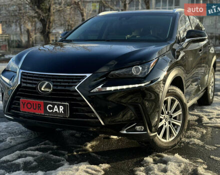 Черный Лексус НХ, объемом двигателя 2 л и пробегом 73 тыс. км за 25800 $, фото 1 на Automoto.ua