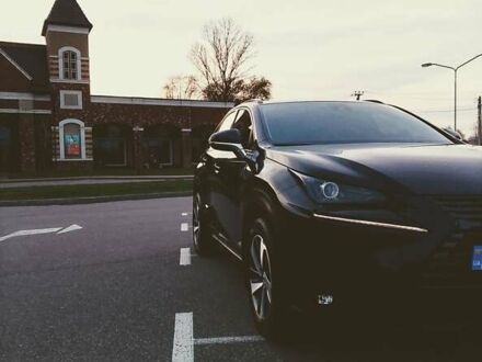 Чорний Лексус НХ, об'ємом двигуна 2 л та пробігом 88 тис. км за 29900 $, фото 1 на Automoto.ua