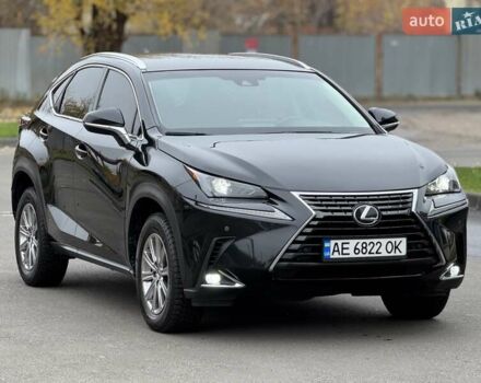 Чорний Лексус НХ, об'ємом двигуна 2 л та пробігом 33 тис. км за 25500 $, фото 1 на Automoto.ua