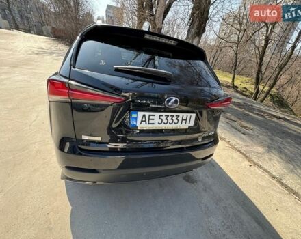 Черный Лексус НХ, объемом двигателя 2 л и пробегом 94 тыс. км за 28500 $, фото 1 на Automoto.ua