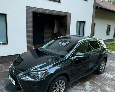 Черный Лексус НХ, объемом двигателя 2 л и пробегом 124 тыс. км за 27500 $, фото 1 на Automoto.ua