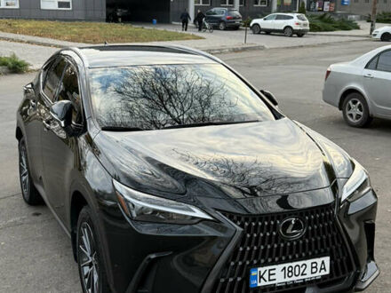 Черный Лексус НХ, объемом двигателя 2.49 л и пробегом 23 тыс. км за 48500 $, фото 1 на Automoto.ua