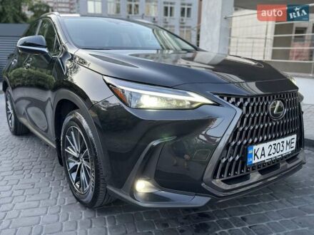 Чорний Лексус НХ, об'ємом двигуна 2.49 л та пробігом 61 тис. км за 45250 $, фото 1 на Automoto.ua