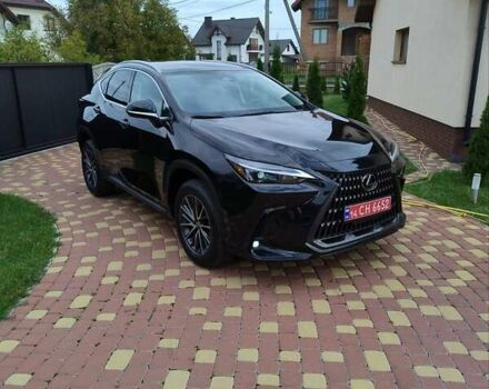 Черный Лексус НХ, объемом двигателя 2.5 л и пробегом 31 тыс. км за 37500 $, фото 1 на Automoto.ua