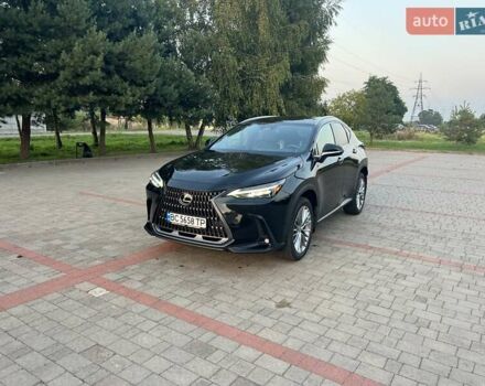 Черный Лексус НХ, объемом двигателя 2.49 л и пробегом 46 тыс. км за 59999 $, фото 1 на Automoto.ua