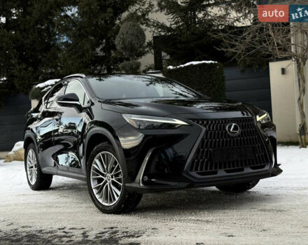Черный Лексус НХ, объемом двигателя 2.49 л и пробегом 47 тыс. км за 53990 $, фото 1 на Automoto.ua