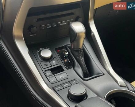 Коричневий Лексус НХ, об'ємом двигуна 2 л та пробігом 113 тис. км за 20990 $, фото 16 на Automoto.ua