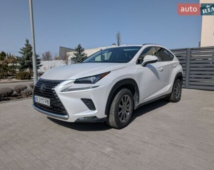 Коричневый Лексус НХ, объемом двигателя 2 л и пробегом 139 тыс. км за 27299 $, фото 1 на Automoto.ua