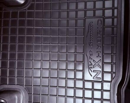 Красный Лексус НХ, объемом двигателя 2 л и пробегом 125 тыс. км за 24800 $, фото 52 на Automoto.ua