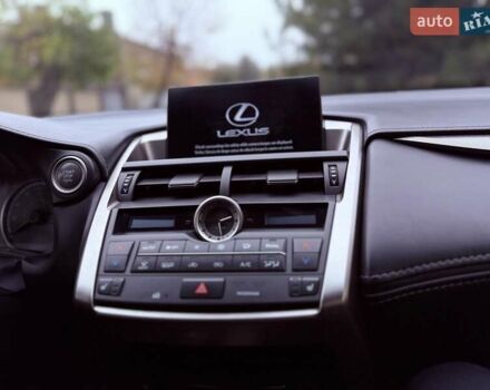 Червоний Лексус НХ, об'ємом двигуна 2 л та пробігом 125 тис. км за 22900 $, фото 62 на Automoto.ua