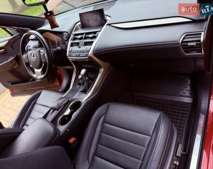 Красный Лексус НХ, объемом двигателя 2 л и пробегом 125 тыс. км за 24800 $, фото 66 на Automoto.ua