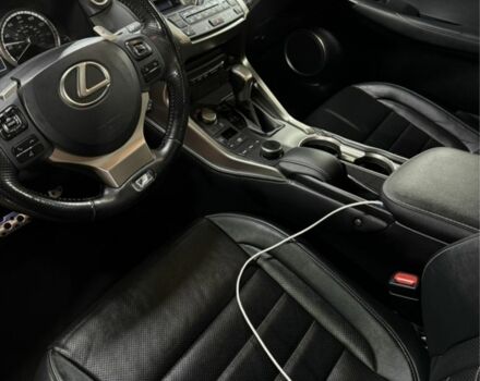 Красный Лексус НХ, объемом двигателя 2 л и пробегом 75 тыс. км за 23000 $, фото 6 на Automoto.ua