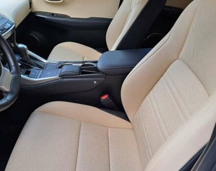 Лексус НХ 2018 в Одессе на Automoto.ua Красный Лексус НХ, объемом двигателя 2.49 л и пробегом 40 тыс. км за 37450 $, фото 5 на Automoto.ua
