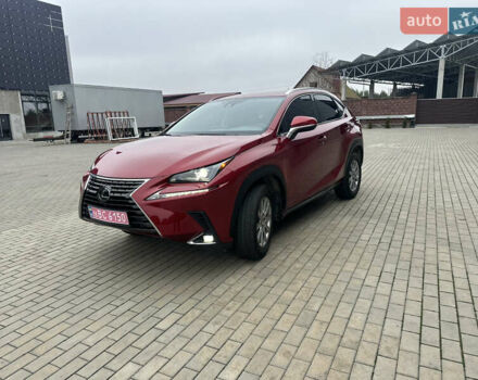 Червоний Лексус НХ, об'ємом двигуна 2 л та пробігом 39 тис. км за 25500 $, фото 2 на Automoto.ua