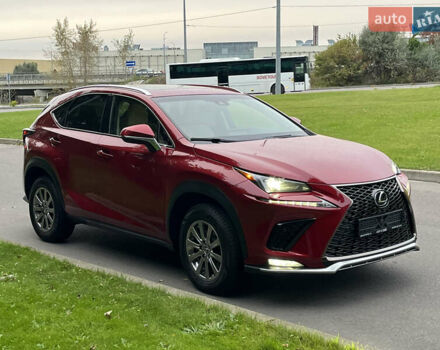 Красный Лексус НХ, объемом двигателя 2 л и пробегом 96 тыс. км за 26900 $, фото 2 на Automoto.ua