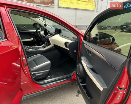 Красный Лексус НХ, объемом двигателя 1.99 л и пробегом 95 тыс. км за 32000 $, фото 5 на Automoto.ua