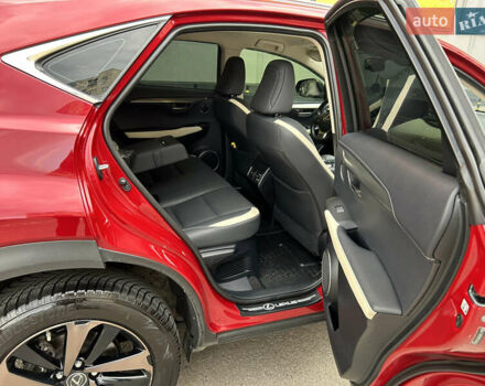 Красный Лексус НХ, объемом двигателя 1.99 л и пробегом 95 тыс. км за 32000 $, фото 6 на Automoto.ua