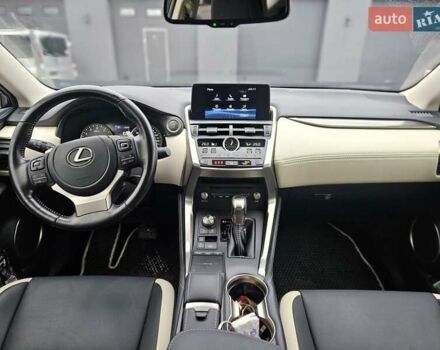 Червоний Лексус НХ, об'ємом двигуна 2 л та пробігом 22 тис. км за 35200 $, фото 13 на Automoto.ua