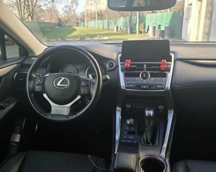 Червоний Лексус НХ, об'ємом двигуна 2.49 л та пробігом 49 тис. км за 36500 $, фото 17 на Automoto.ua