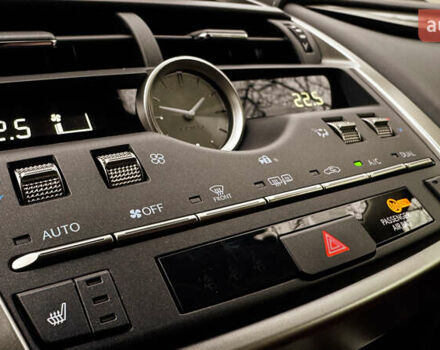 Красный Лексус НХ, объемом двигателя 2 л и пробегом 7 тыс. км за 37900 $, фото 24 на Automoto.ua