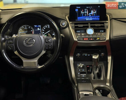 Красный Лексус НХ, объемом двигателя 1.99 л и пробегом 46 тыс. км за 35999 $, фото 11 на Automoto.ua