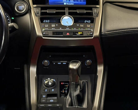 Красный Лексус НХ, объемом двигателя 1.99 л и пробегом 46 тыс. км за 35999 $, фото 15 на Automoto.ua