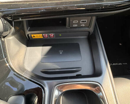 Красный Лексус НХ, объемом двигателя 2.49 л и пробегом 17 тыс. км за 47500 $, фото 13 на Automoto.ua