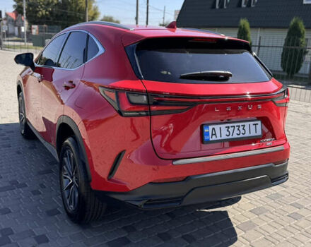 Красный Лексус НХ, объемом двигателя 2.49 л и пробегом 17 тыс. км за 47500 $, фото 2 на Automoto.ua