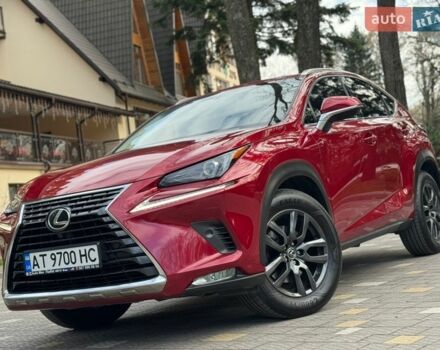 Красный Лексус НХ, объемом двигателя 2 л и пробегом 135 тыс. км за 29950 $, фото 1 на Automoto.ua