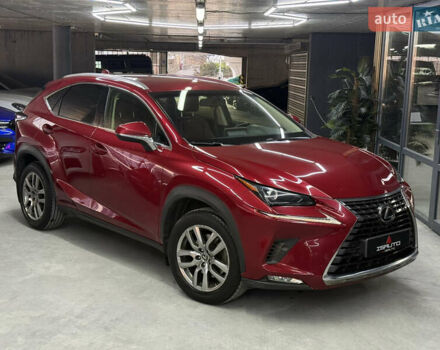 Красный Лексус НХ, объемом двигателя 2 л и пробегом 74 тыс. км за 24900 $, фото 1 на Automoto.ua