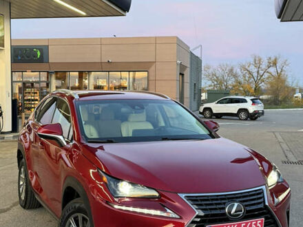 Красный Лексус НХ, объемом двигателя 2 л и пробегом 156 тыс. км за 20999 $, фото 1 на Automoto.ua