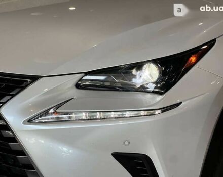 Лексус НХ, объемом двигателя 2 л и пробегом 35 тыс. км за 35900 $, фото 4 на Automoto.ua