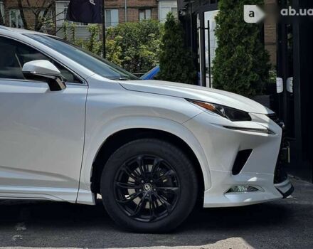 Лексус НХ, объемом двигателя 2 л и пробегом 65 тыс. км за 40999 $, фото 6 на Automoto.ua