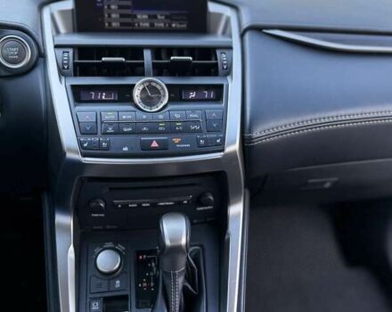 Лексус НХ, объемом двигателя 2 л и пробегом 126 тыс. км за 19900 $, фото 15 на Automoto.ua