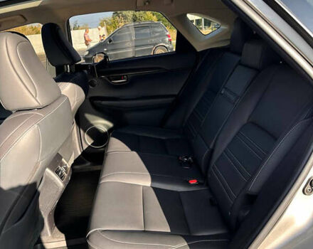 Лексус НХ, объемом двигателя 2 л и пробегом 131 тыс. км за 23500 $, фото 11 на Automoto.ua